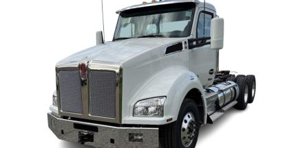 Featured image with white background for this 2024 Kenworth T880 (Stock number: RJ383363)