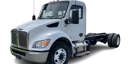 Featured image with white background for this 2025 Kenworth T280 (Stock number: SM138600)
