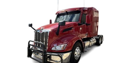 Featured image with white background for this 2023 Peterbilt 579 (Stock number: UPD806287)