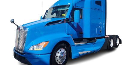 Featured image with white background for this 2023 Kenworth T680 (Stock number: UPJ216761)